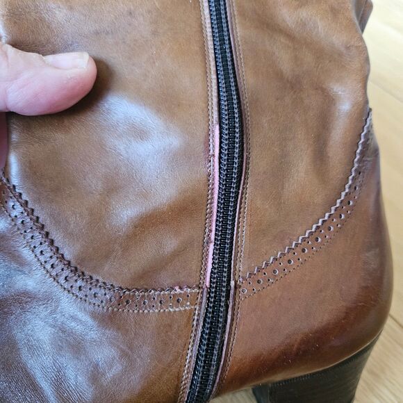 Salvatore Ferragamo CARLA women's Brouged Leather Dress Boots, Camel size 7 - Picture 11 of 12